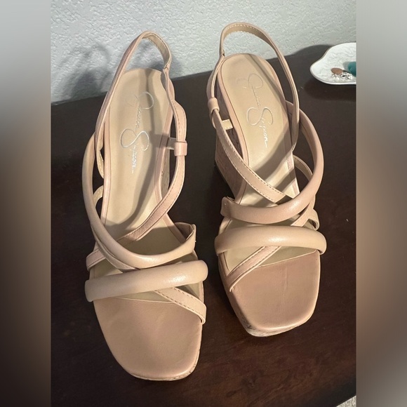 Jessica Simpson Wedge - Picture 1 of 3